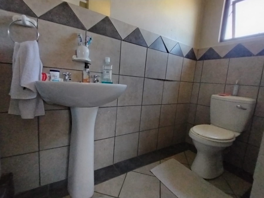 2 Bedroom Property for Sale in Waterval East North West